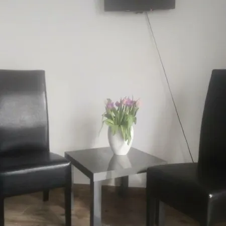 Przy Alei Krakowskiej *